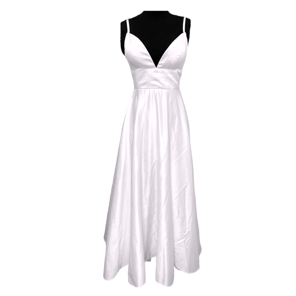 ❌SOLD❌White satin wedding dress with lace back Size 8